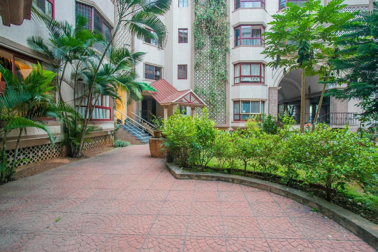 Collection O Premium Eden Au Lac Near Sri Someshwara Swami Temple Bangalore Exterior foto